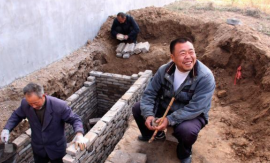 农村建筑上料小吊机参与农村厕所改造工作